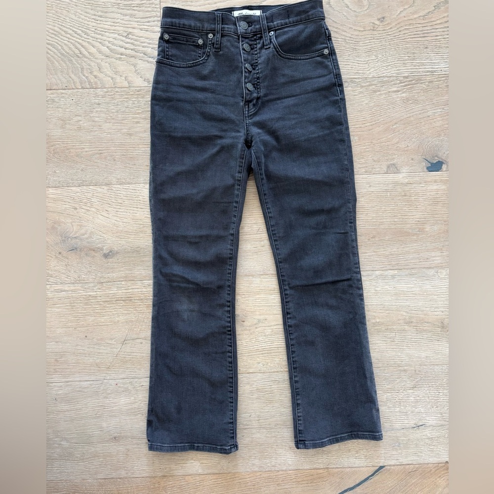 Madewell Cali Demi-Boot jeans size 25 in washed black color.